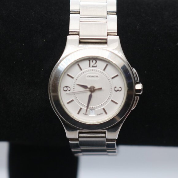 Coach Swiss Quartz ladies watch new battery 0155 stainless steel tank band - Picture 4 of 9